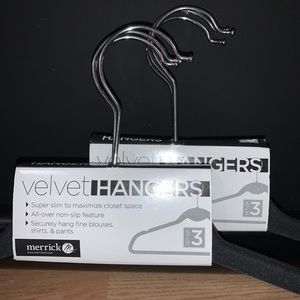 Bundle of 3 Velvet Hangers
